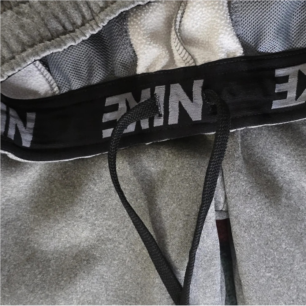 Nike Men's Dri-Fit Light Gray Joggers - Picture 5 of 6